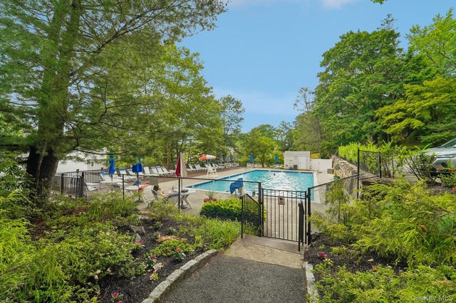 422 Carrollwood Drive, Tarrytown, NY 10591