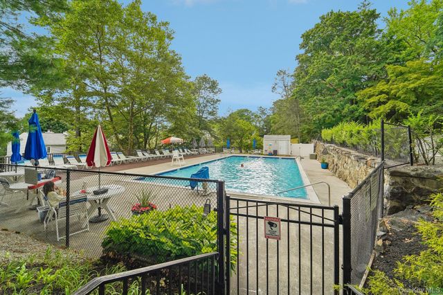 422 Carrollwood Drive, Tarrytown, NY 10591