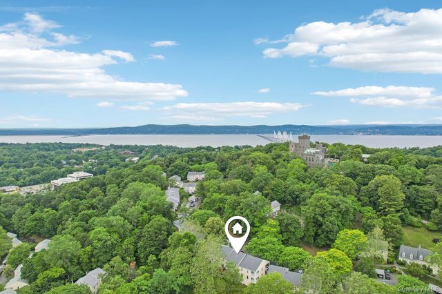 422 Carrollwood Drive, Tarrytown, NY 10591