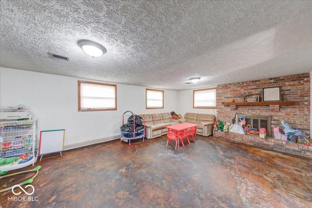 1037 W Main Street, Greenwood, IN 46142