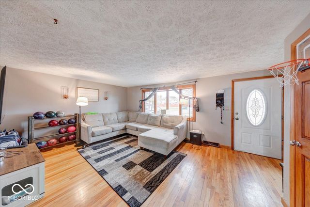 1037 W Main Street, Greenwood, IN 46142