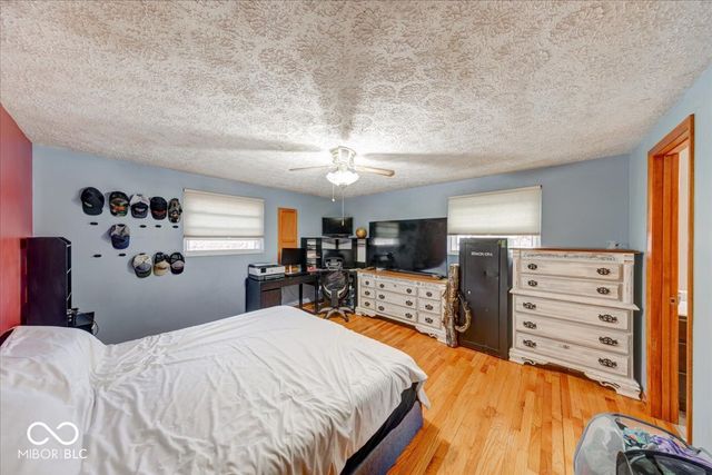 1037 W Main Street, Greenwood, IN 46142