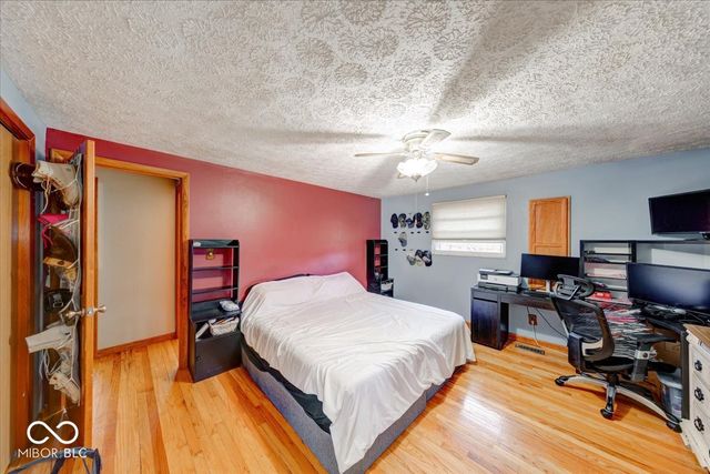 1037 W Main Street, Greenwood, IN 46142