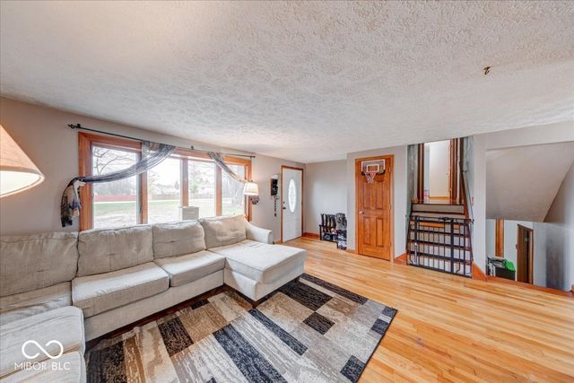 1037 W Main Street, Greenwood, IN 46142