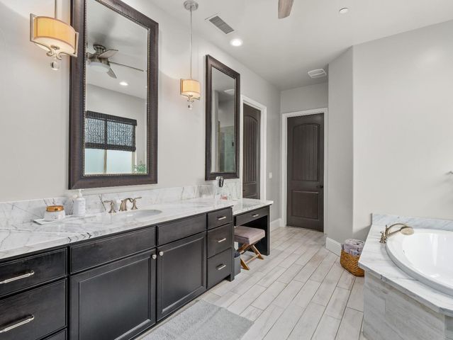 2567 E Sarazen Avenue, Fresno, CA 93730