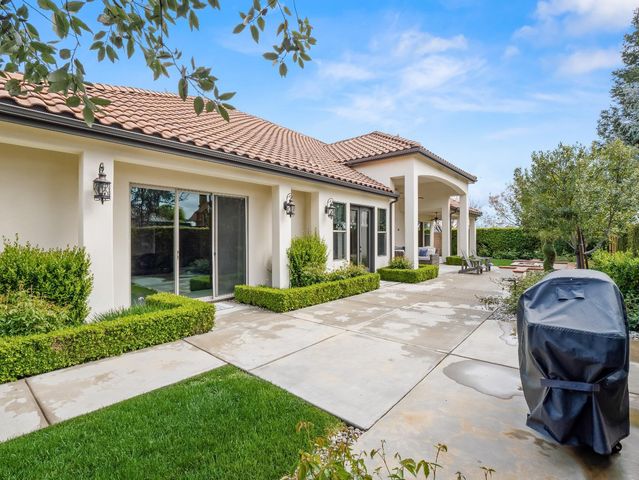 2567 E Sarazen Avenue, Fresno, CA 93730