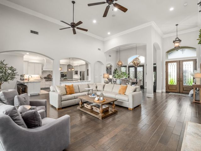 2567 E Sarazen Avenue, Fresno, CA 93730