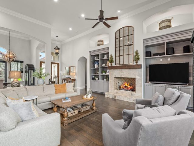 2567 E Sarazen Avenue, Fresno, CA 93730