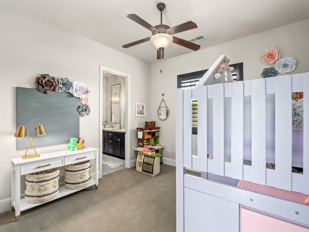 Image 20 of property listing at 2567 E Sarazen Avenue, Fresno, CA 93730