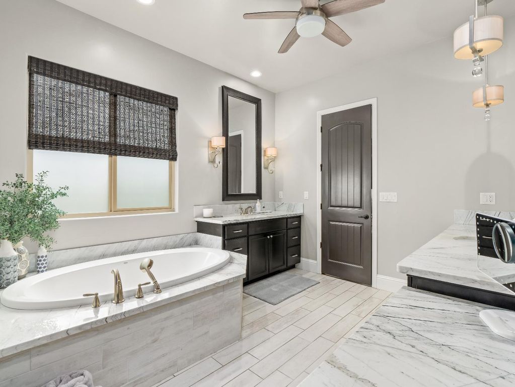 Image 26 of property listing at 2567 E Sarazen Avenue, Fresno, CA 93730