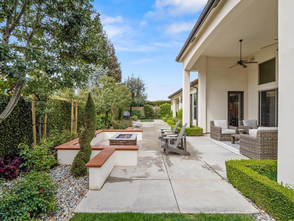 Image 38 of property listing at 2567 E Sarazen Avenue, Fresno, CA 93730