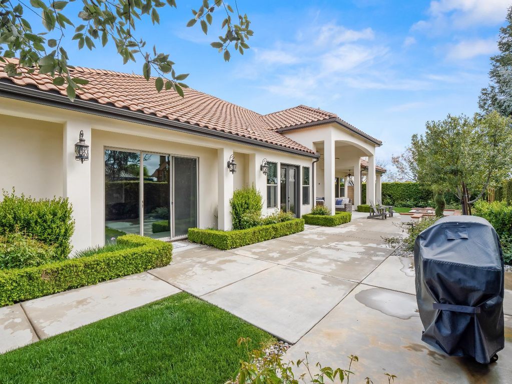 Image 39 of property listing at 2567 E Sarazen Avenue, Fresno, CA 93730