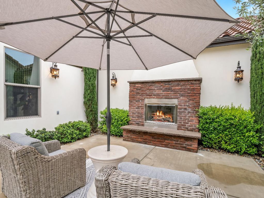 Image 5 of property listing at 2567 E Sarazen Avenue, Fresno, CA 93730