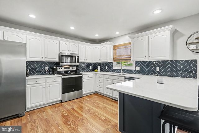 212 BRUNSWICK LN, Palmyra, PA 17078