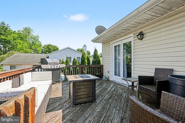 212 BRUNSWICK LN, Palmyra, PA 17078