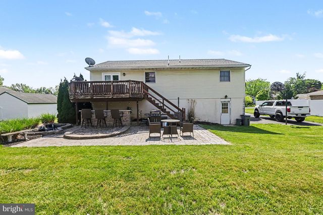 212 BRUNSWICK LN, Palmyra, PA 17078