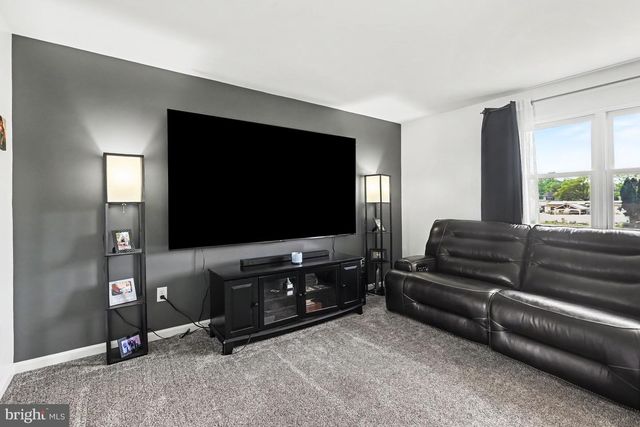 212 BRUNSWICK LN, Palmyra, PA 17078