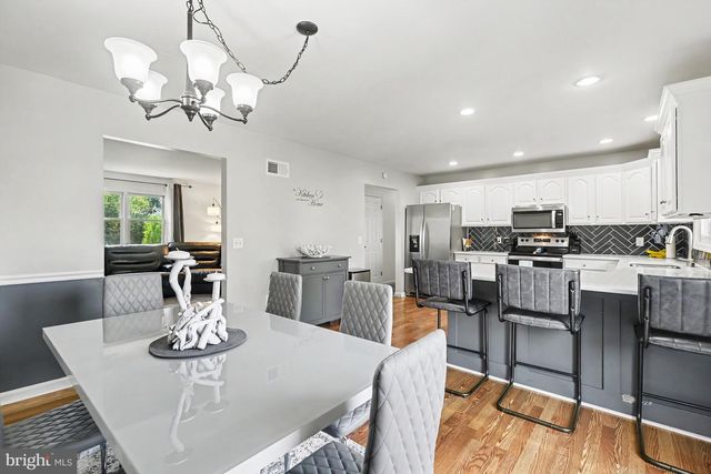 212 BRUNSWICK LN, Palmyra, PA 17078