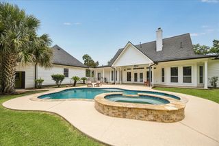 9064 Grand Lake Estates Drive, Montgomery, TX 77316