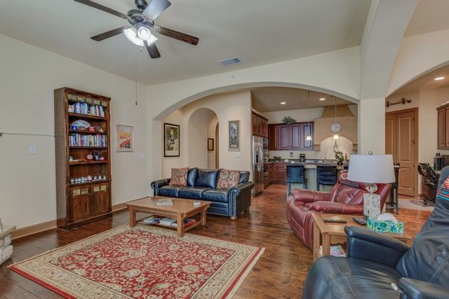 6631 Via Positano 202, Irving, TX 75039
