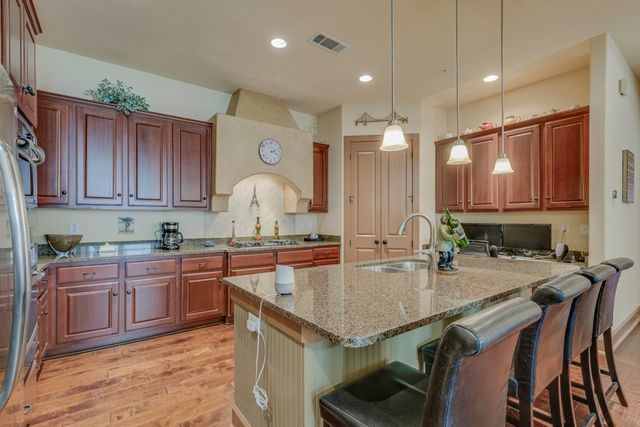 6631 Via Positano 202, Irving, TX 75039