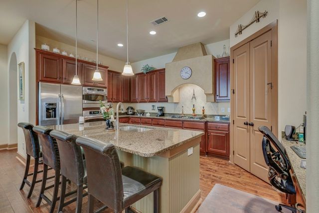 6631 Via Positano 202, Irving, TX 75039