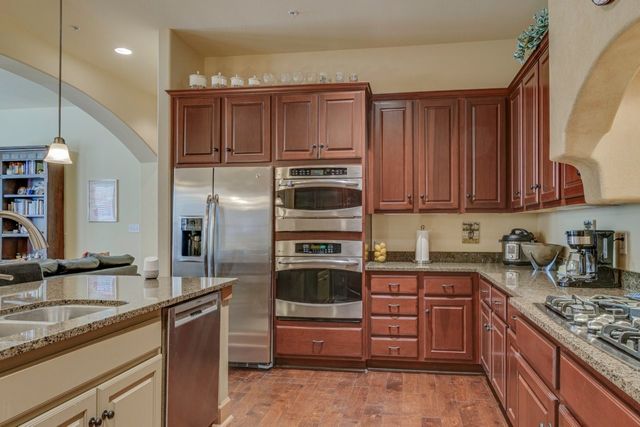 6631 Via Positano 202, Irving, TX 75039