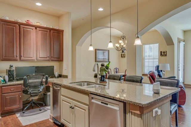 6631 Via Positano 202, Irving, TX 75039