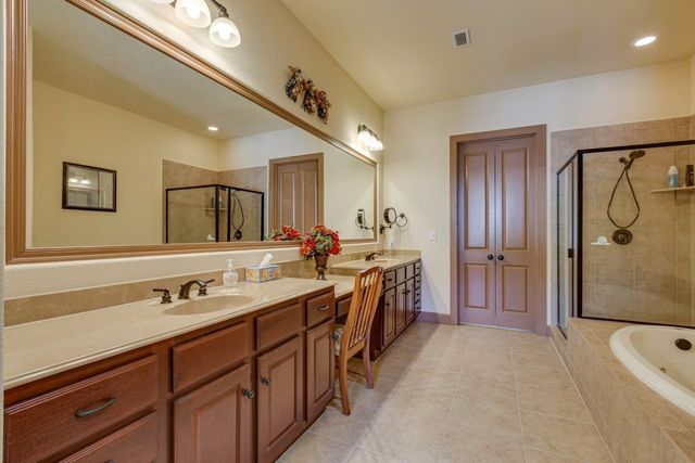 6631 Via Positano 202, Irving, TX 75039