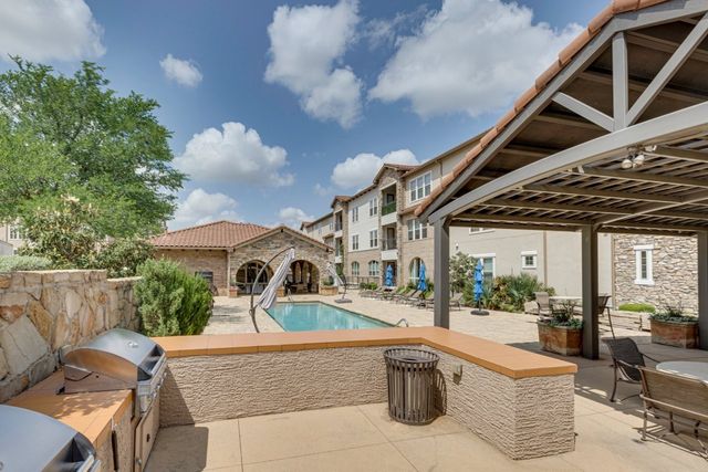 6631 Via Positano 202, Irving, TX 75039