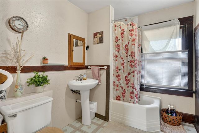 825 Harlem Road, Machesney Park, IL 61115