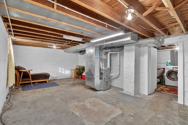 825 Harlem Road, Machesney Park, IL 61115