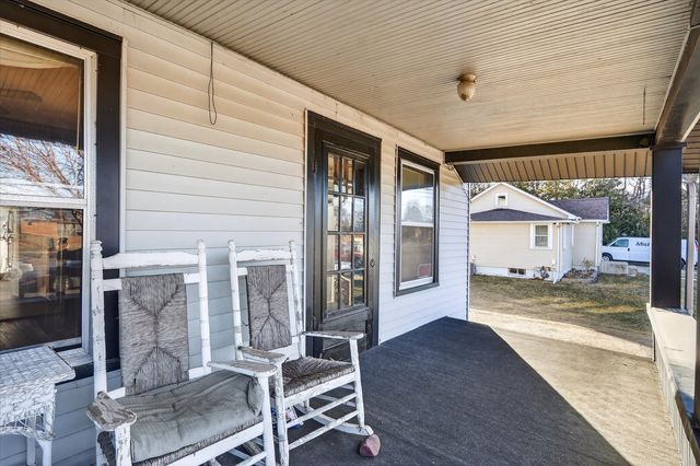 825 Harlem Road, Machesney Park, IL 61115