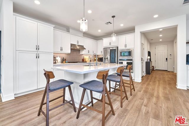 4101 Adishian Way, Corona, CA 92883