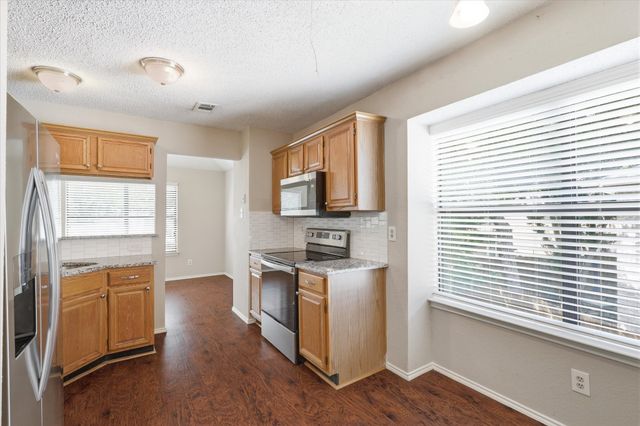 1806 Cactus Circle, Lewisville, TX 75077