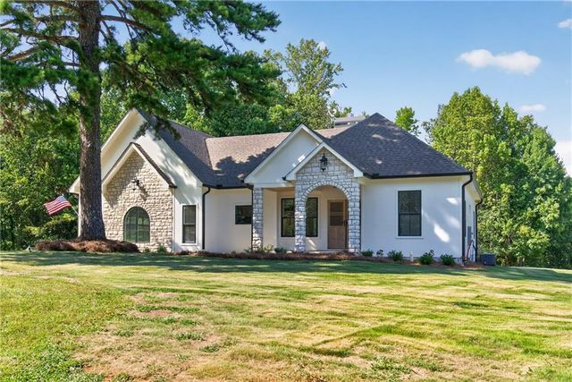 284 Braswell Mountain Road, Dallas, GA 30132
