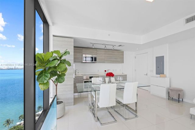 650 NE 32nd St 1708, Miami, FL 33137