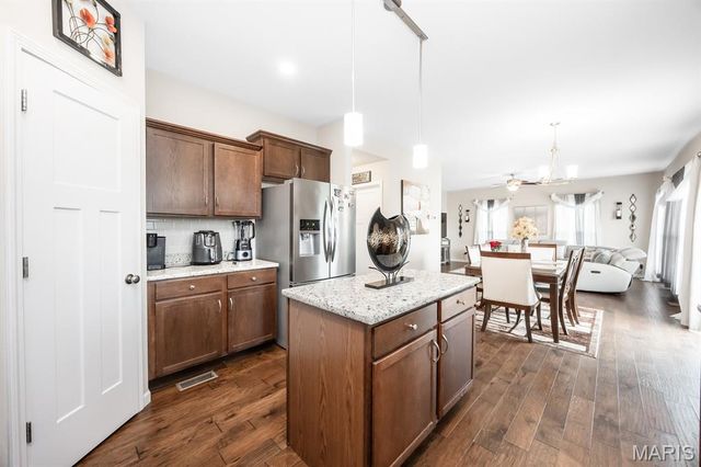 850 Bluff Ridge Lane, Shiloh, IL 62221