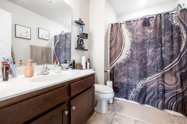 850 Bluff Ridge Lane, Shiloh, IL 62221