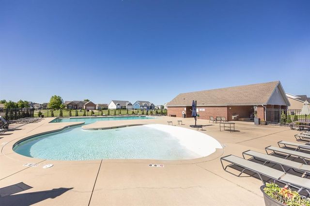 850 Bluff Ridge Lane, Shiloh, IL 62221