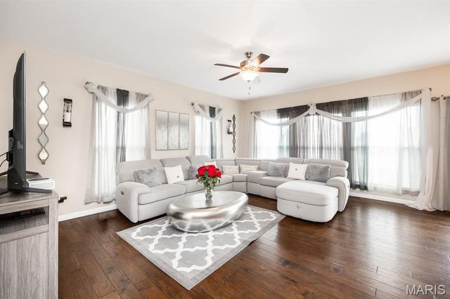 850 Bluff Ridge Lane, Shiloh, IL 62221