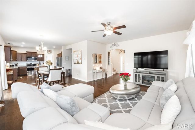 850 Bluff Ridge Lane, Shiloh, IL 62221