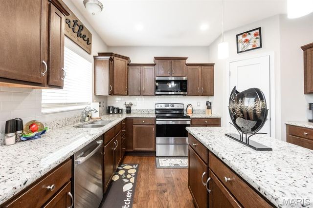 850 Bluff Ridge Lane, Shiloh, IL 62221