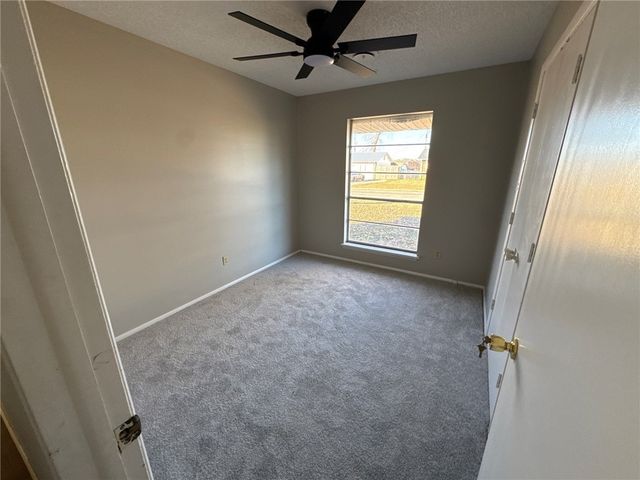 811 N 15th Street, Rogers, AR 72756