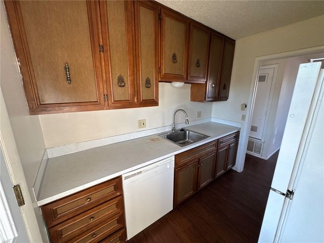 811 N 15th Street, Rogers, AR 72756