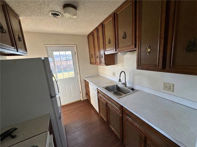 811 N 15th Street, Rogers, AR 72756