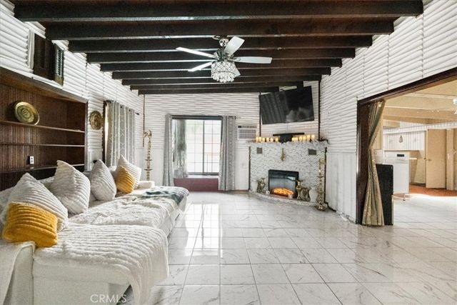 22111 Covello, Canoga Park, CA 91303