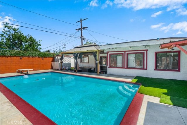 22111 Covello, Canoga Park, CA 91303