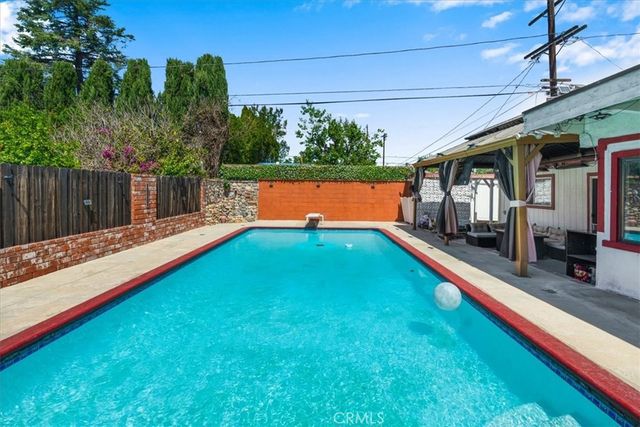 22111 Covello, Canoga Park, CA 91303