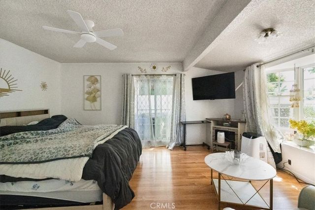 22111 Covello, Canoga Park, CA 91303